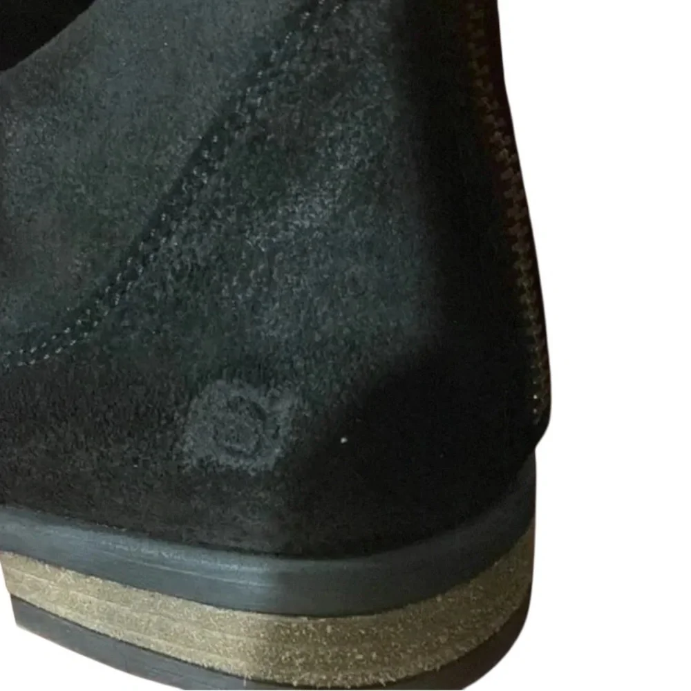 BORN Handcrafted Suede Bootie U.S 9.5